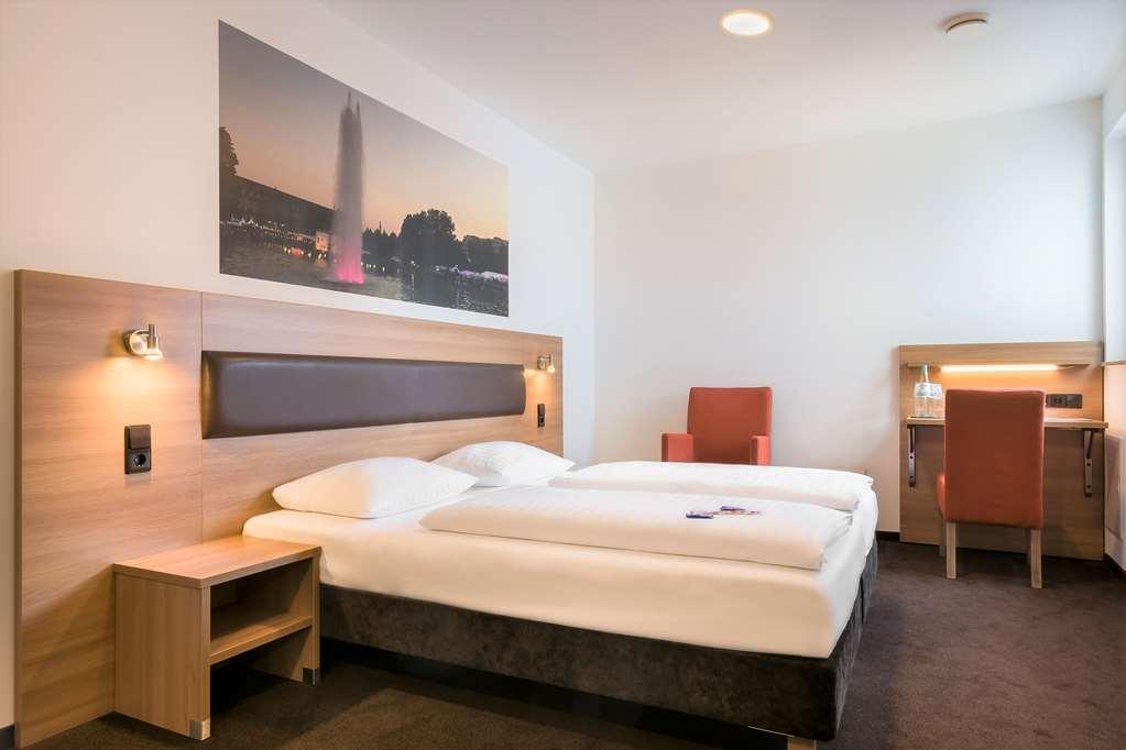 שטוטגרט Novum Hotel Bruy חדר תמונה