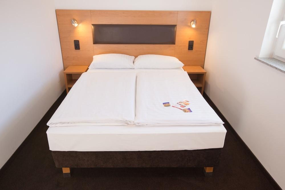 שטוטגרט Novum Hotel Bruy מראה חיצוני תמונה