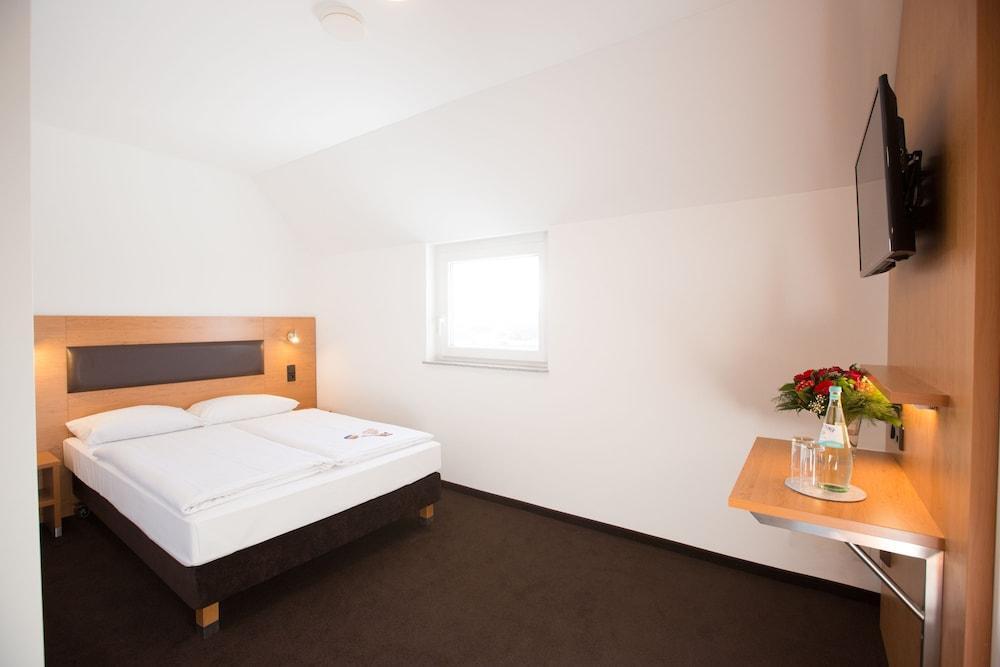 שטוטגרט Novum Hotel Bruy מראה חיצוני תמונה