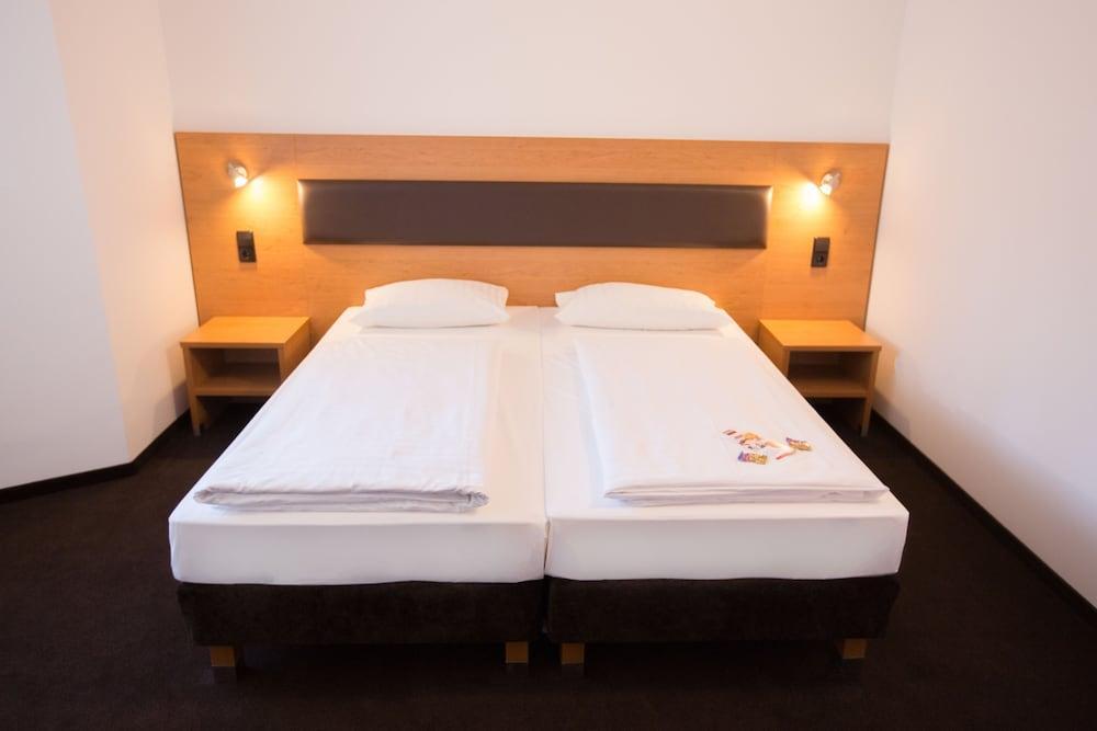 שטוטגרט Novum Hotel Bruy מראה חיצוני תמונה